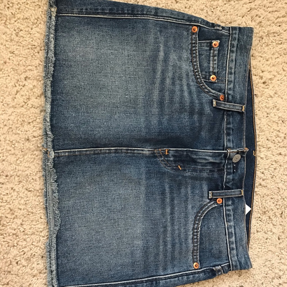 levi skirt!